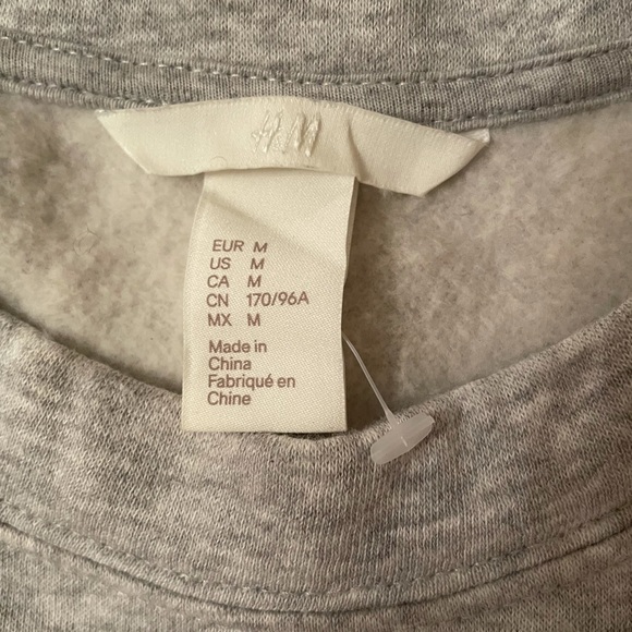 H & M embroidered sweatshirt never worn - Picture 12 of 13